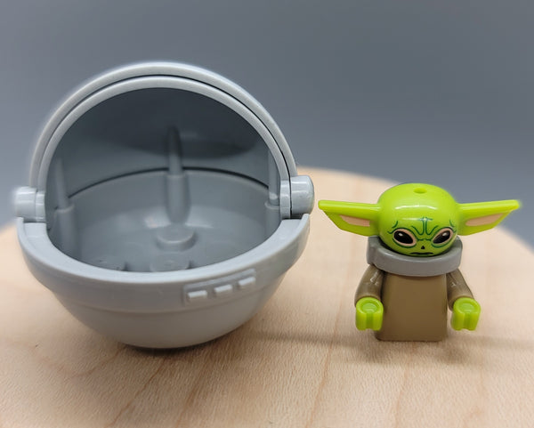 Baby Yoda Custom minifigure.   Brand new in package.  Please visit shop, lots more!