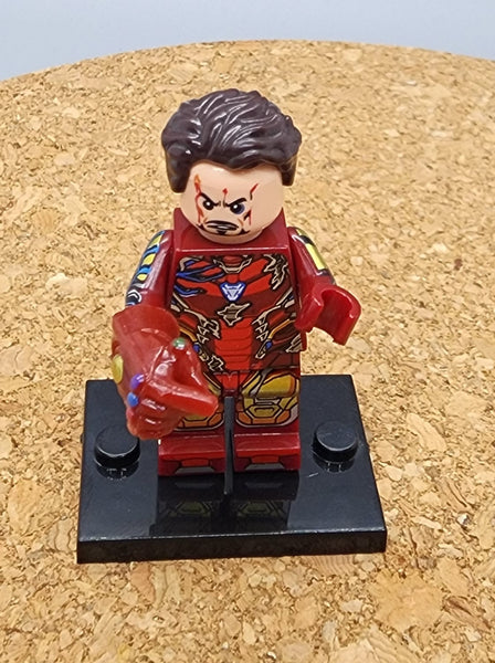 Iron Man Custom minifigure by Beaus Bricks.   Brand new in package.  Please visit shop, lots more!