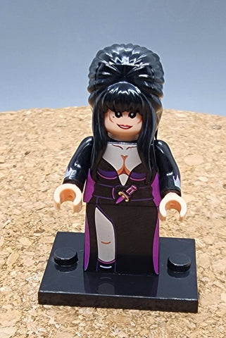 Elvira Custom minifigure. Brand new in package. Please visit shop, lots more!