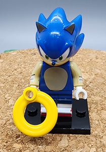 Sonic Custom minifigure. Brand new in package. Please visit shop, lots more!