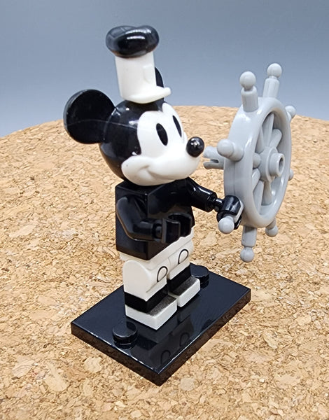 Mickey Mouse Custom minifigure by Beaus Bricks.  Brand new in package